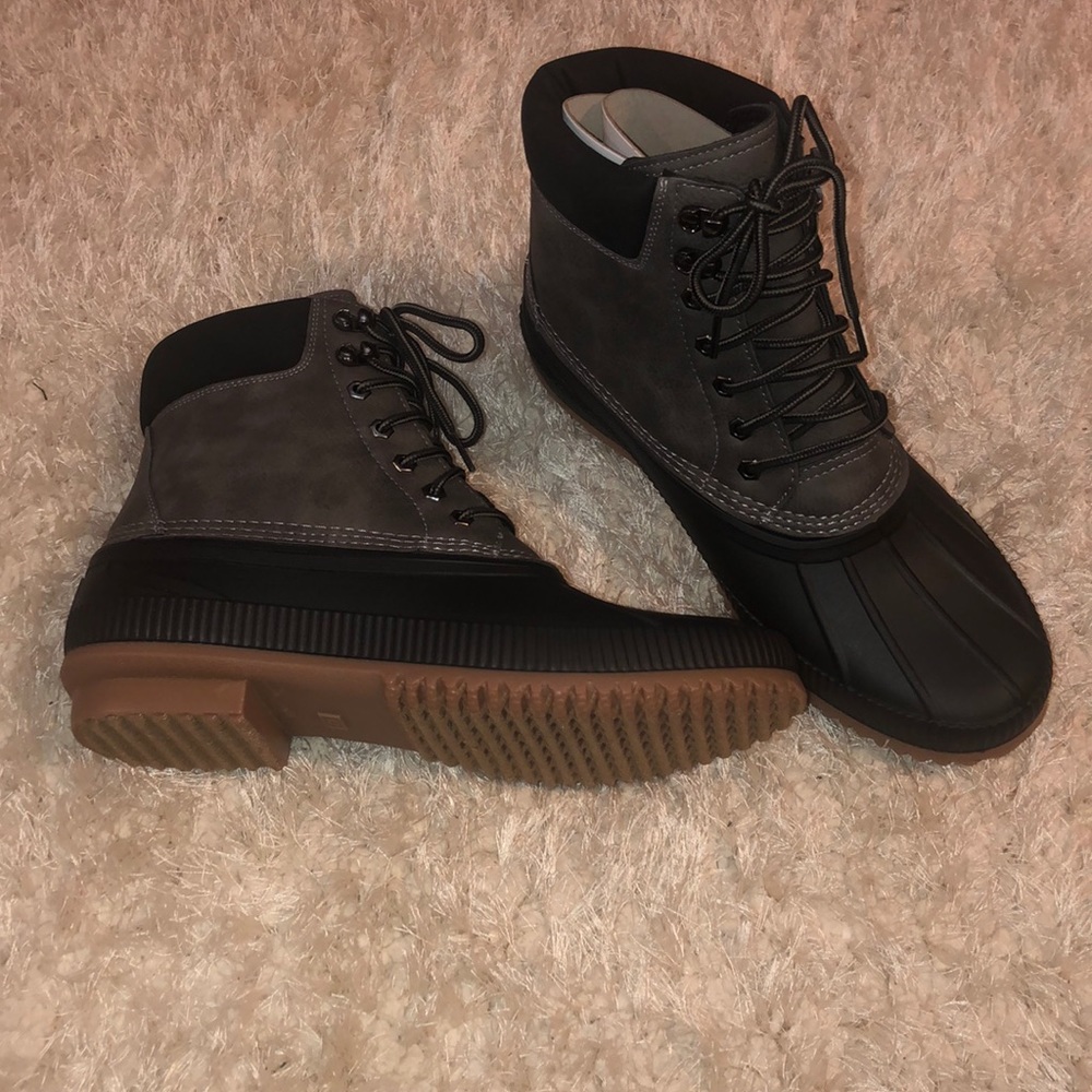 Tommy Hilfiger Duck Boots NWT - Picture 3 of 4